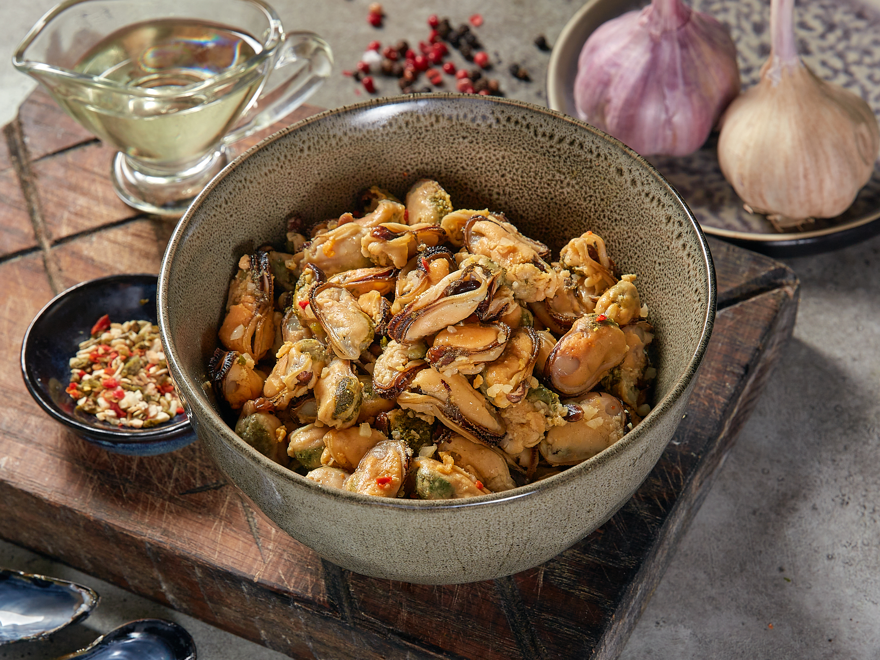 Мидии в чесночном масле	