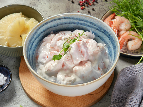 Креветки в сливочном соусе с ананасом