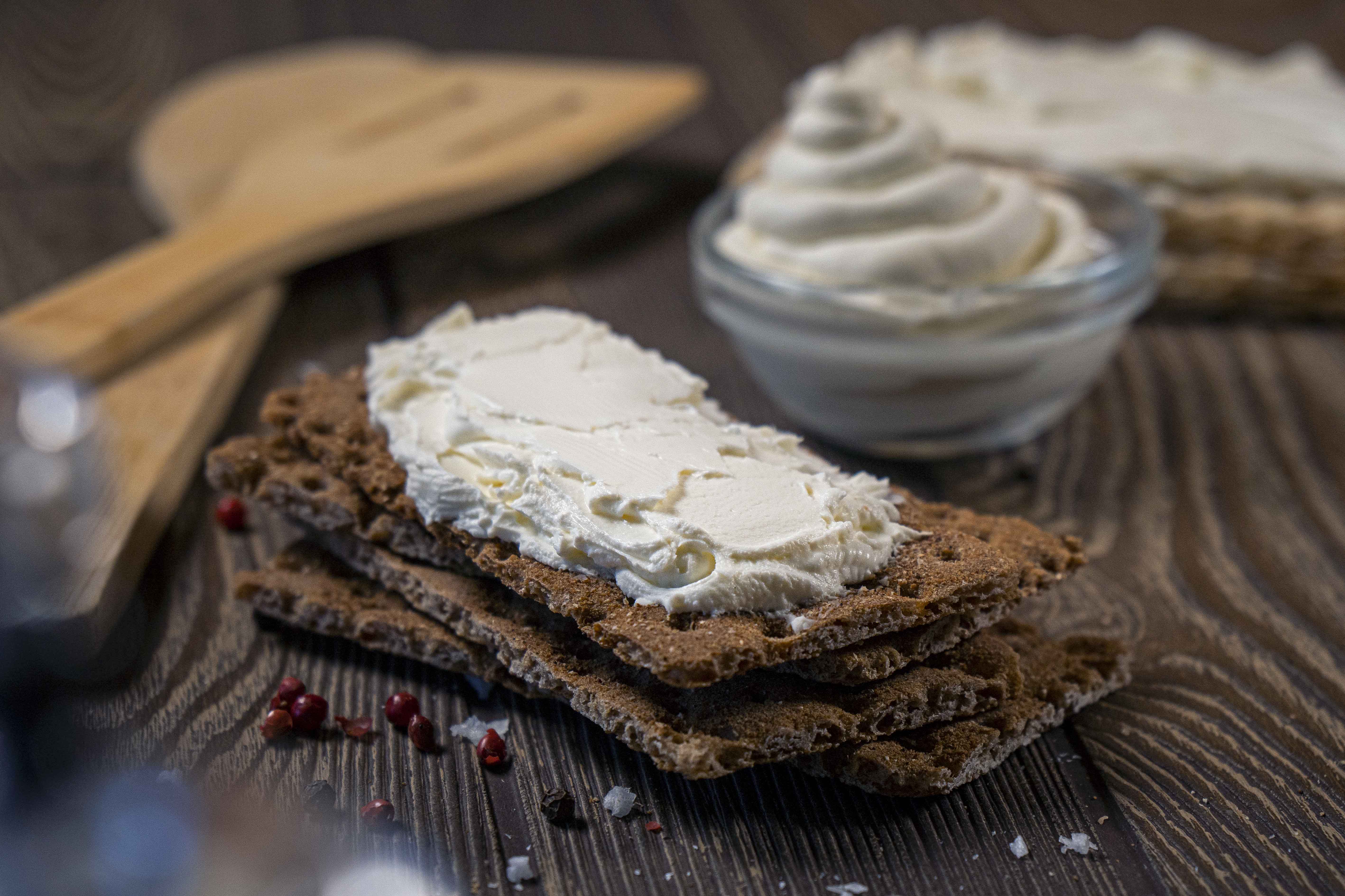 Сыр Креметте творожный 65% 250 гр