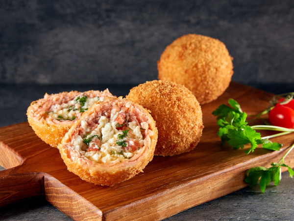 Лососевый шар с моцареллой