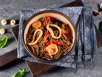 Лапша Соба с кальмаром и креветками, 250 гр.