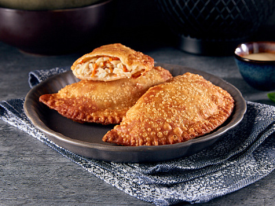 Чебурек с кальмаром жареный